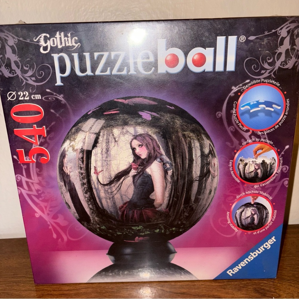540 piece puzzle ball circular puzzle Ravensburger 2009 gothic themed girl NEW